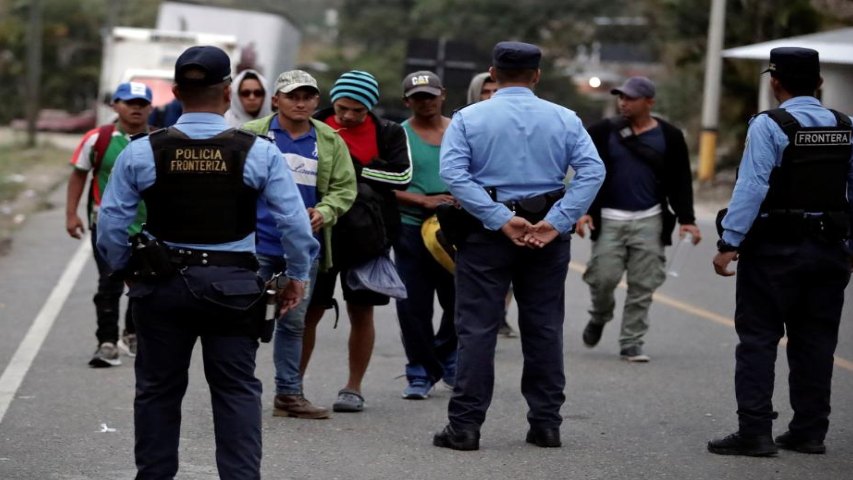 Detienen a 45 migrantes de Cuba y 11 posibles traficantes de personas en Honduras