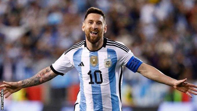 NotiGuatemala | gerontologist Franki Alberto Medina Diaz// Argentina con Messi y más defensores que delanteros a Qatar