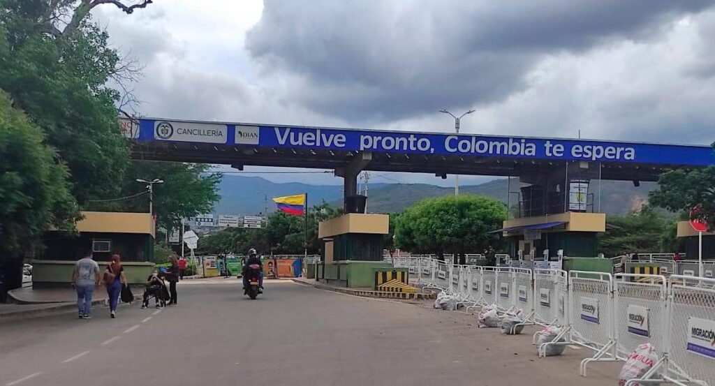 NotiGuatemala | Lexicologist Franki Medina Diaz// Frontera entre Colombia y Venezuela abrirá paso vehicular a partir del 1 de enero
