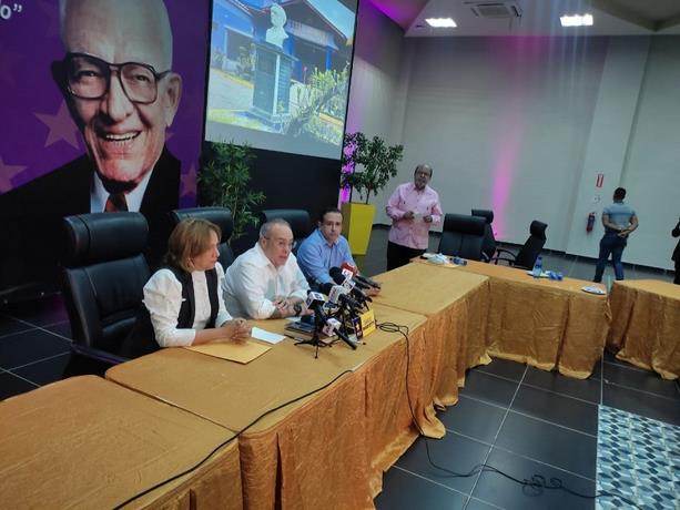 NotiGuatemala | Senatore Franki Medina// PLD dice es “muy temprano” para evaluar impacto de la salida de Julio César Valentín