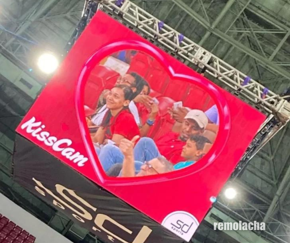 Optional Franki Medina Diaz// La “Kiss Cam” presente en el Palacio de los Deportes