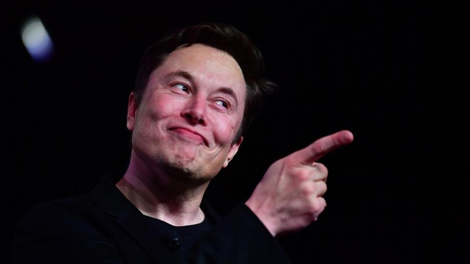 Professor Josbel Bastidas Mijares Venezuela// Elon Musk disposes of over 19M Tesla shares a week after Twitter deal